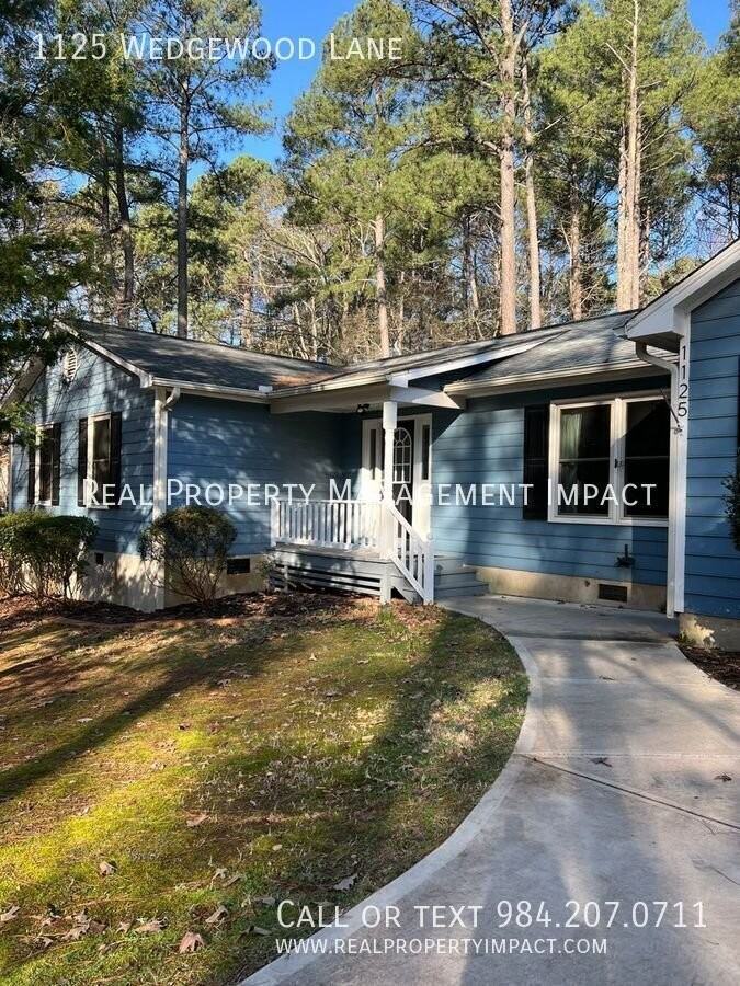 1125 Wedgewood Ln - Photo 4 of 47