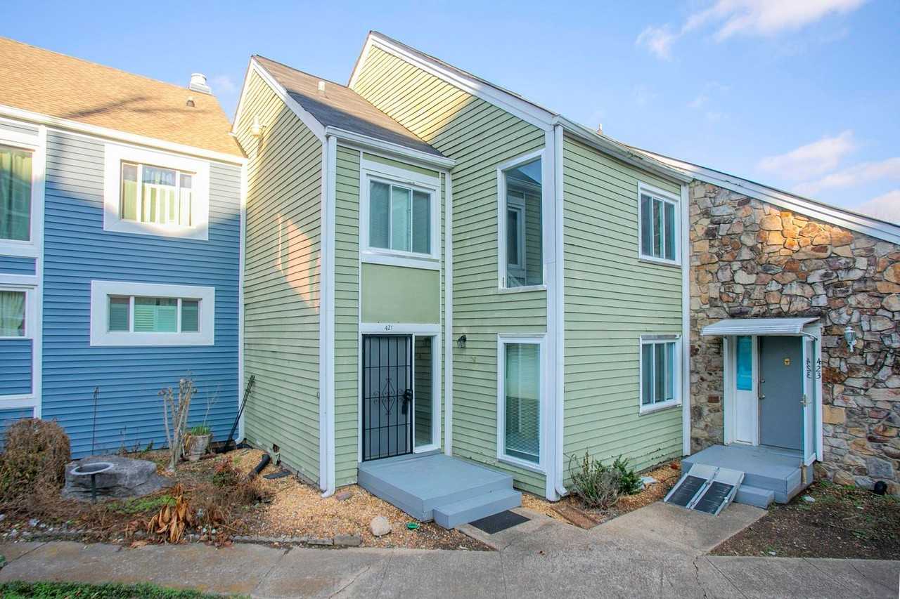 421 Raintree Pl - Photo 2 of 50