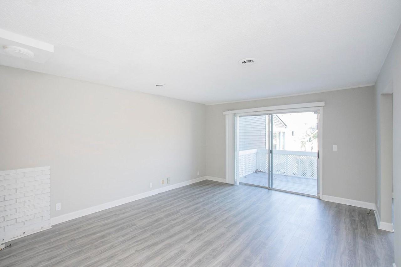 421 Raintree Pl - Photo 4 of 50