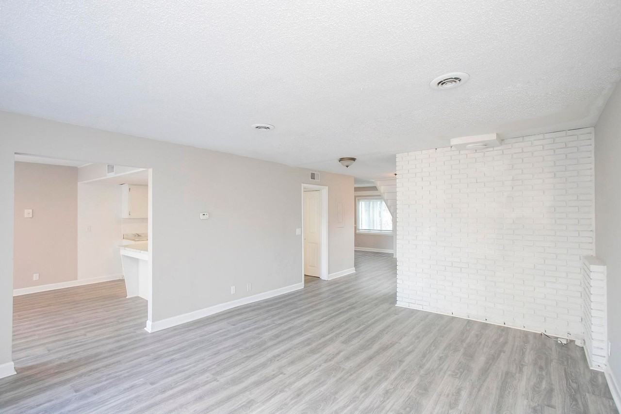 421 Raintree Pl - Photo 6 of 50