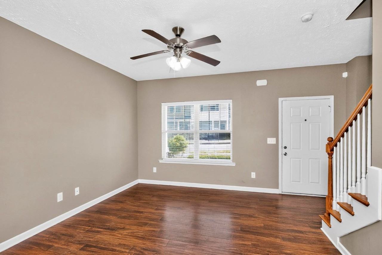 902 Beavercreek Way - Photo 7 of 40