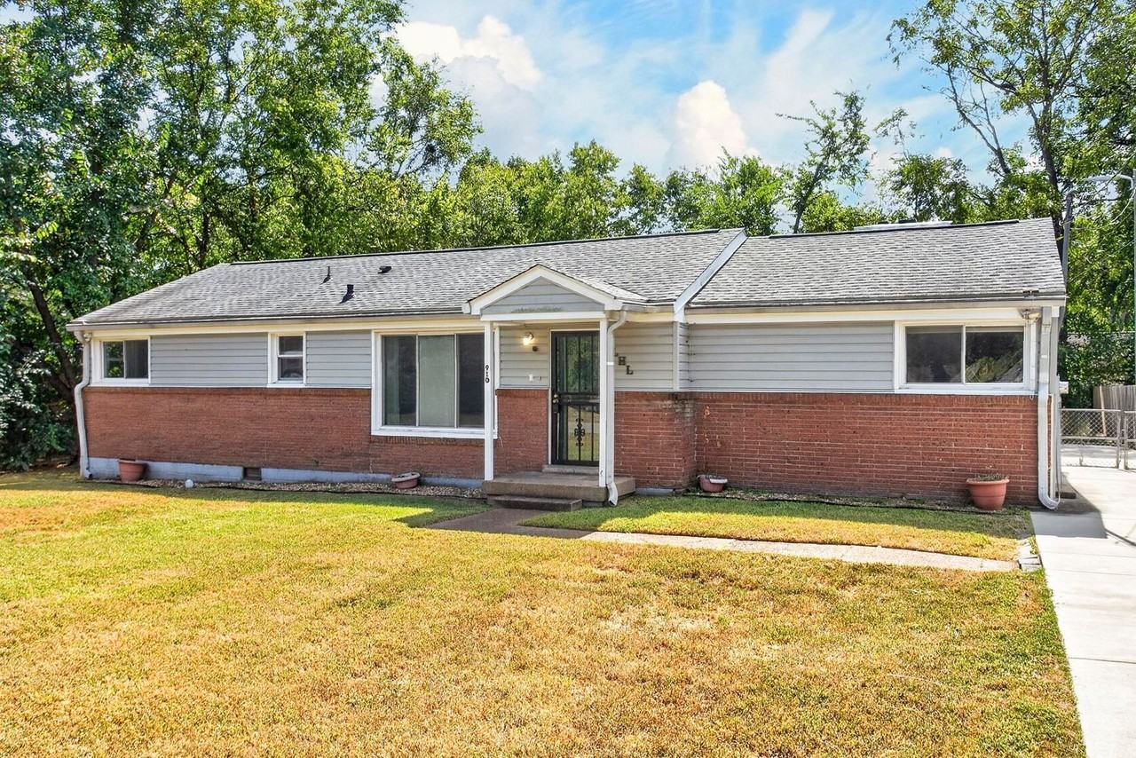 910 Mcmahan Ave - Photo 2 of 43