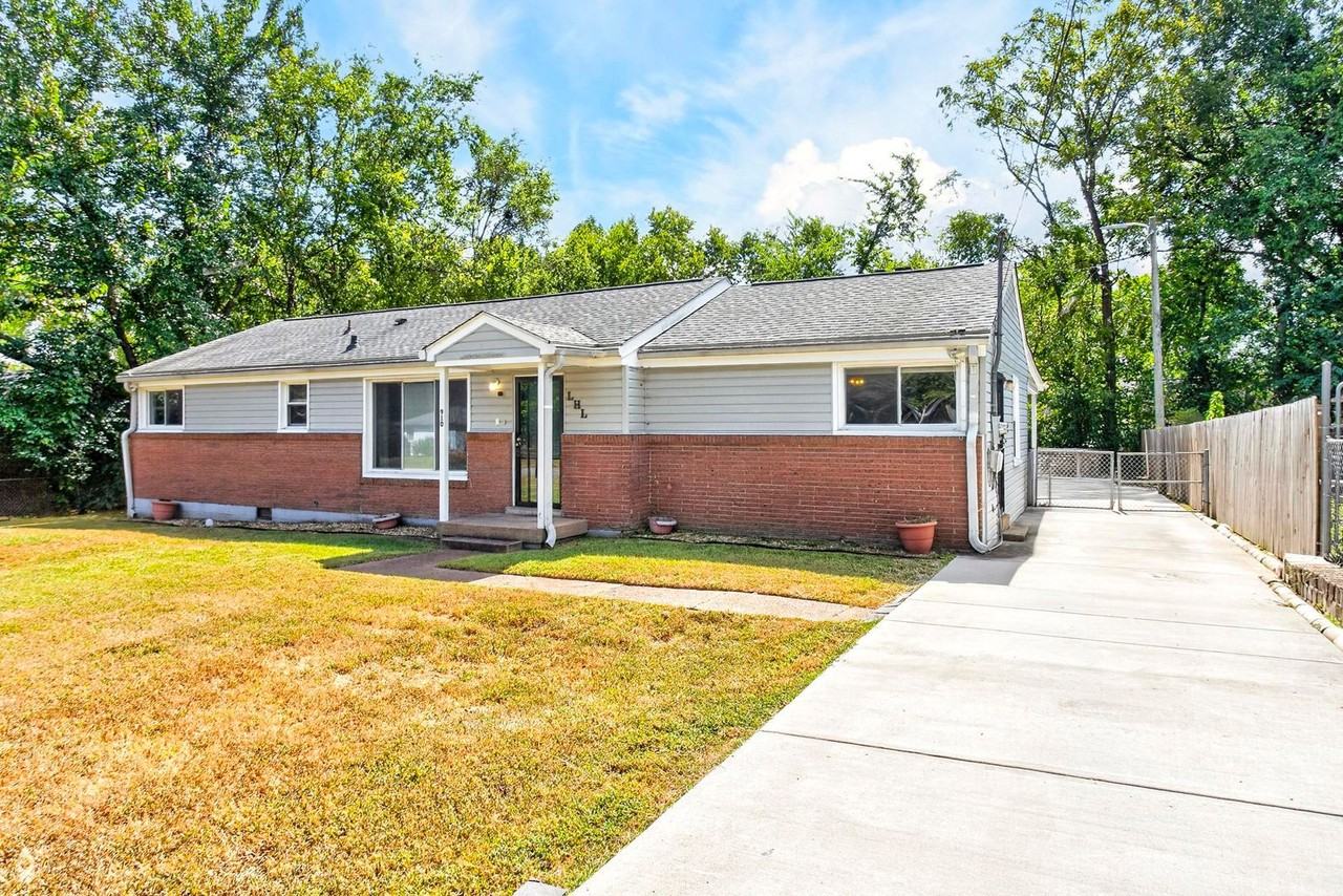 910 Mcmahan Ave - Photo 4 of 43