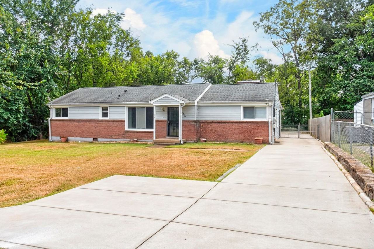910 Mcmahan Ave - Photo 5 of 43