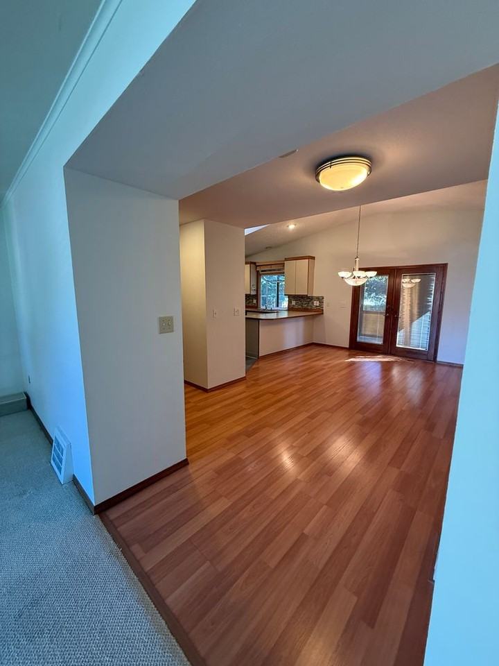 1001 Nw 44th St - Photo 5 of 16