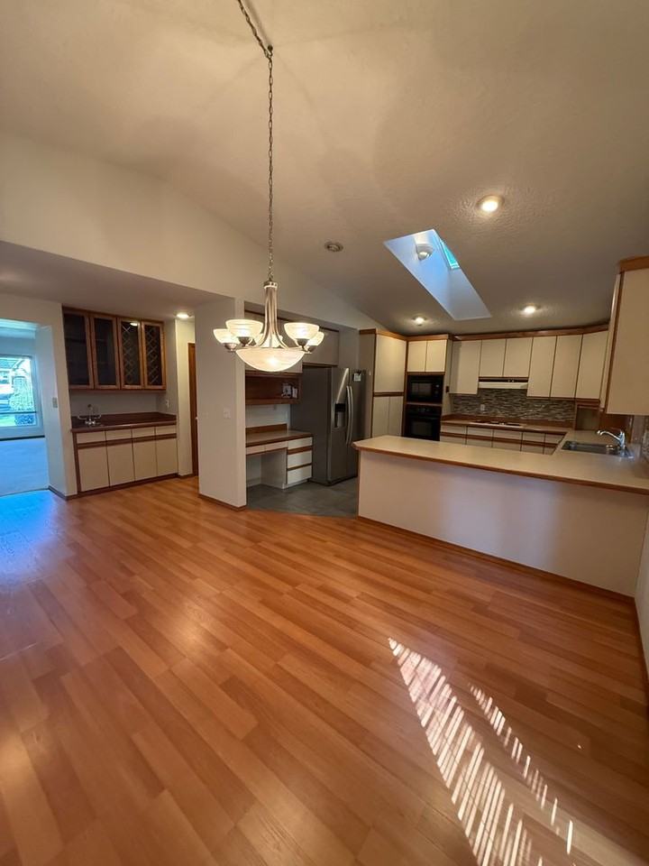 1001 Nw 44th St - Photo 6 of 16