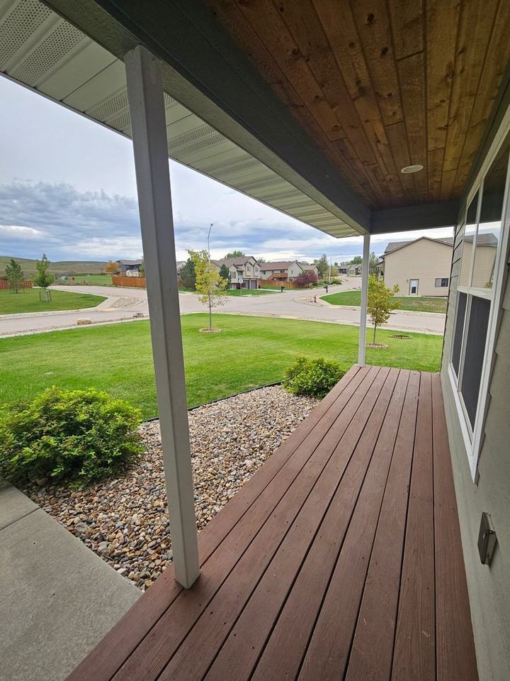 4650 Misty Woods Ln - Photo 4 of 28