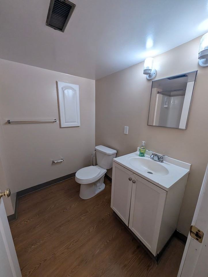 @bedrrom apartment in South Oakland - Photo 5 of 43
