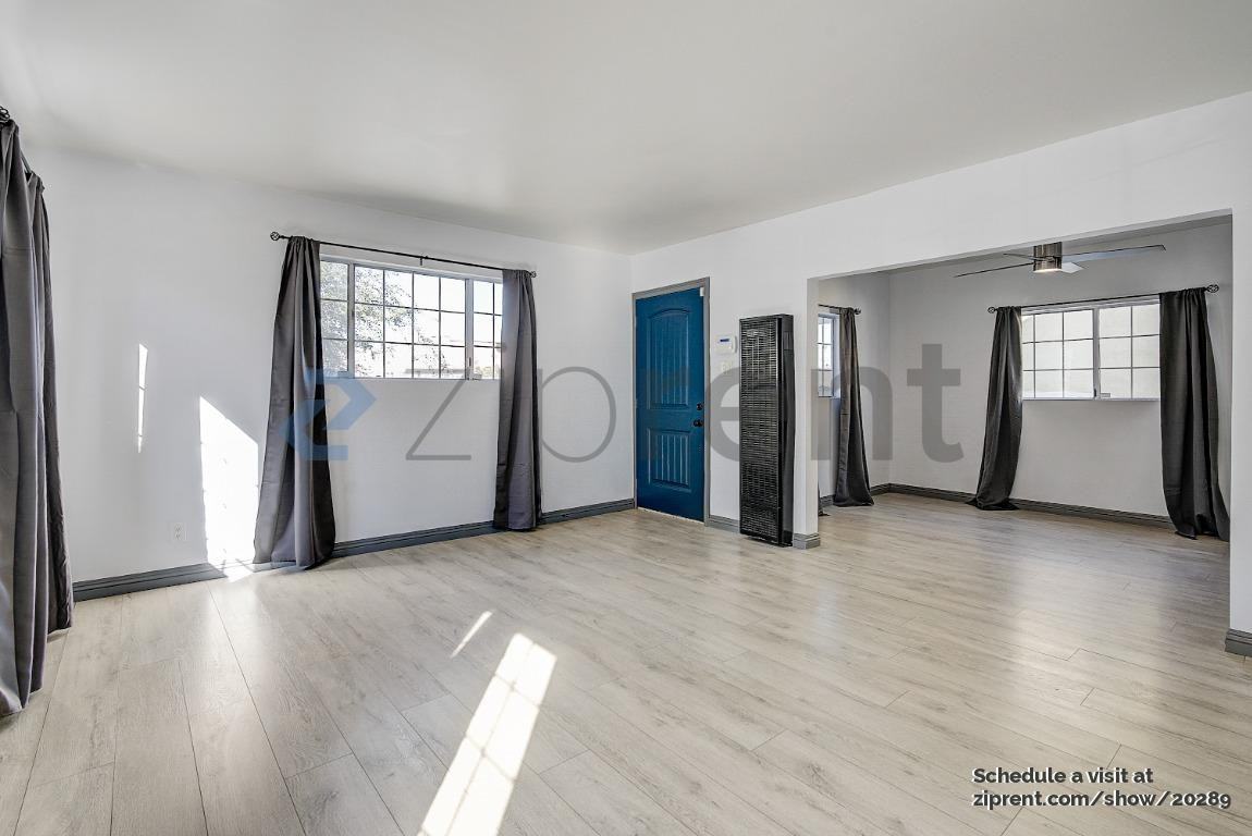 1104 W 67th St - Photo 5 of 22
