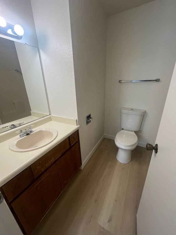 813 Grapeleaf Way - Photo 4 of 10