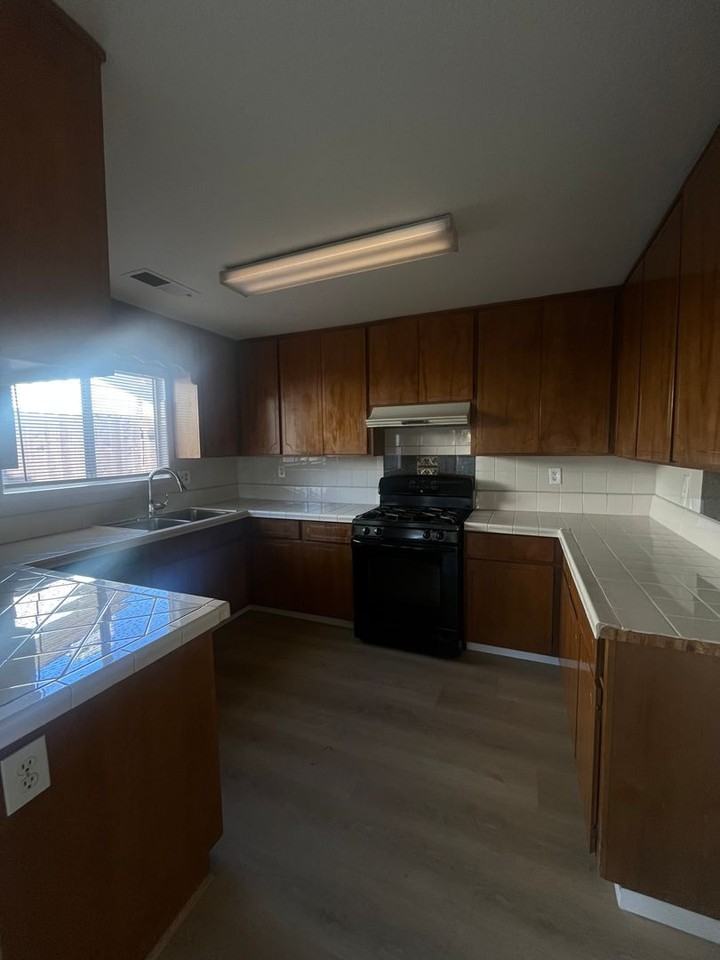 813 Grapeleaf Way - Photo 6 of 10
