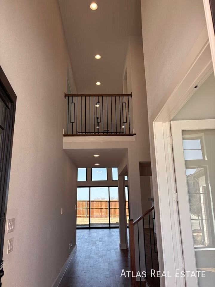 3336 Lacebark Ln - Photo 4 of 36