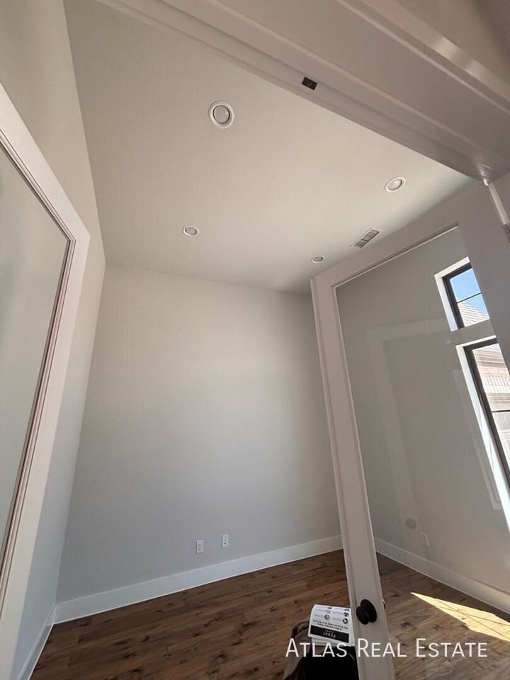 3336 Lacebark Ln - Photo 5 of 36