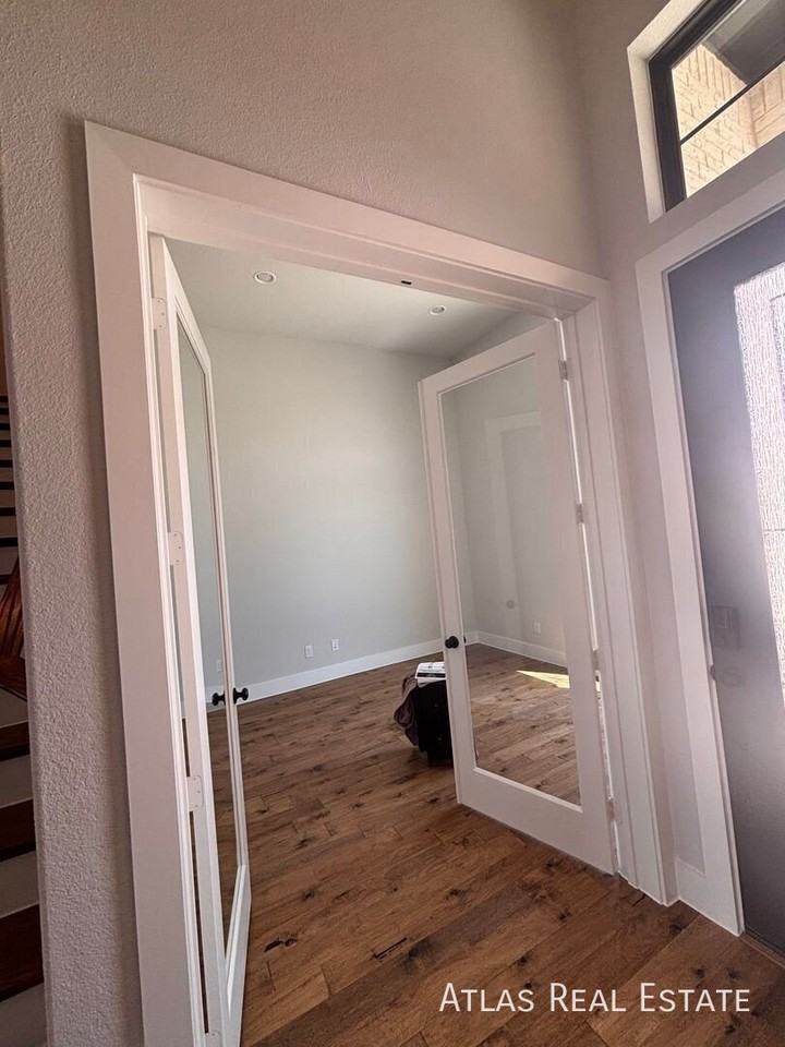 3336 Lacebark Ln - Photo 7 of 36