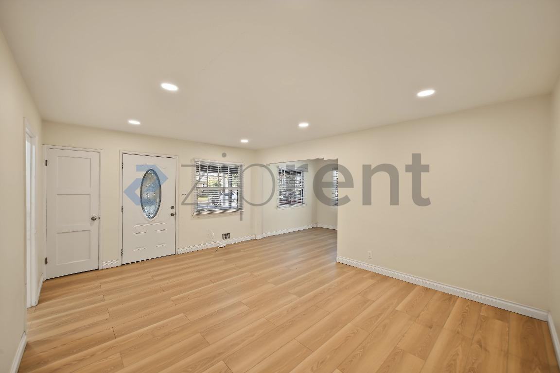 11720 Utah Ave - Photo 7 of 22