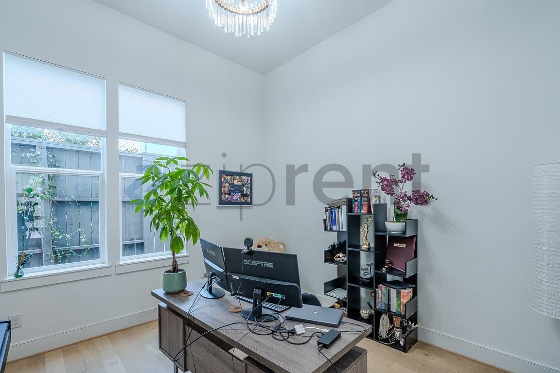 1215 Hickory St #D - Photo 7 of 30