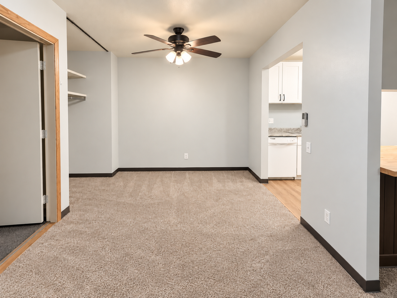 717 Kingston Way #6 - Photo 4 of 14