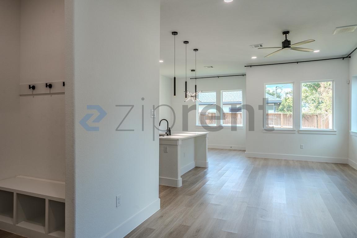 3430 Mount Pleasant St #B - Photo 6 of 32