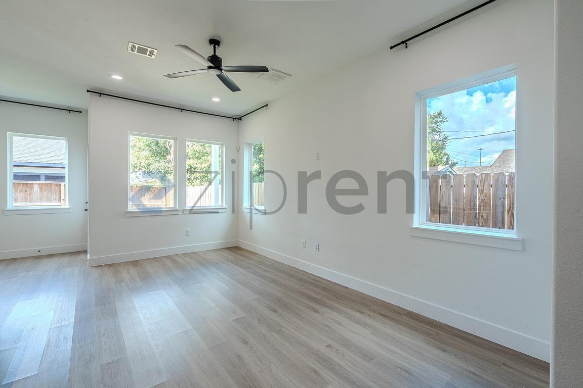 3430 Mount Pleasant St #B - Photo 7 of 32