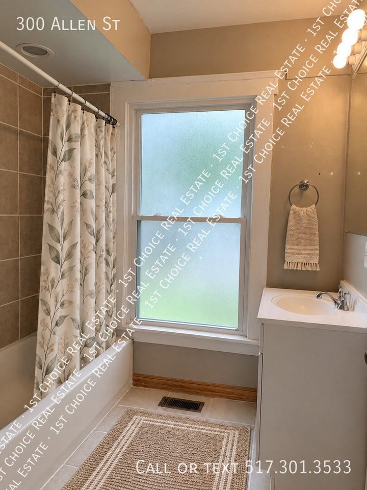 300 Allen St - Photo 5 of 13