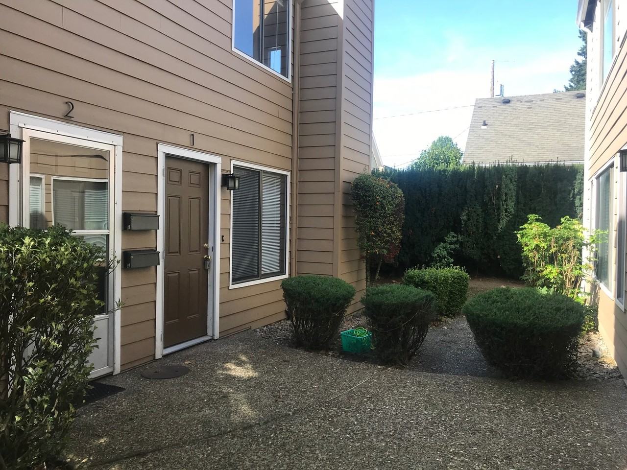 1611 Se Nehalem St - Photo 2 of 13