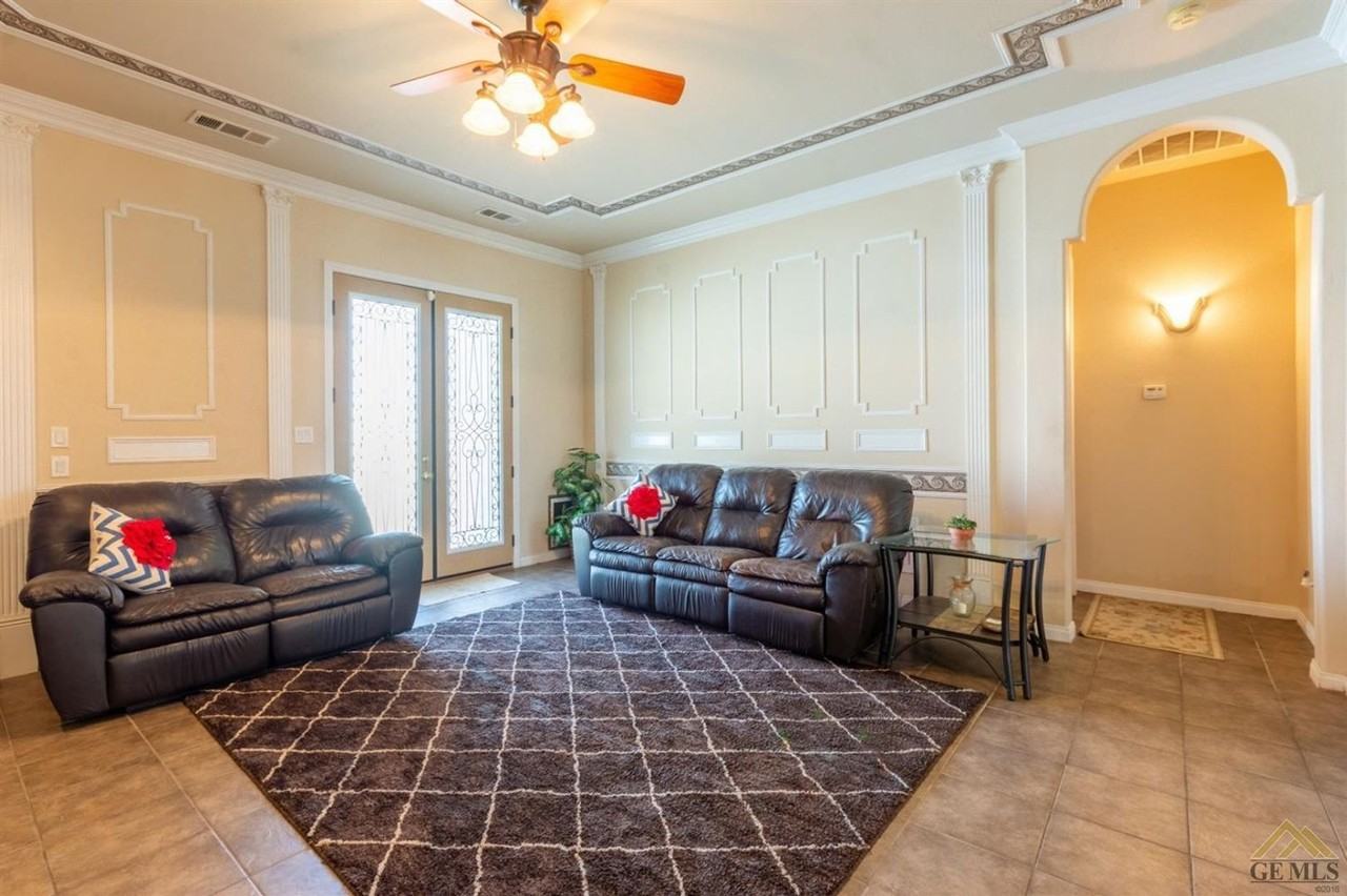 10706 Mescalero Ct - Photo 4 of 16