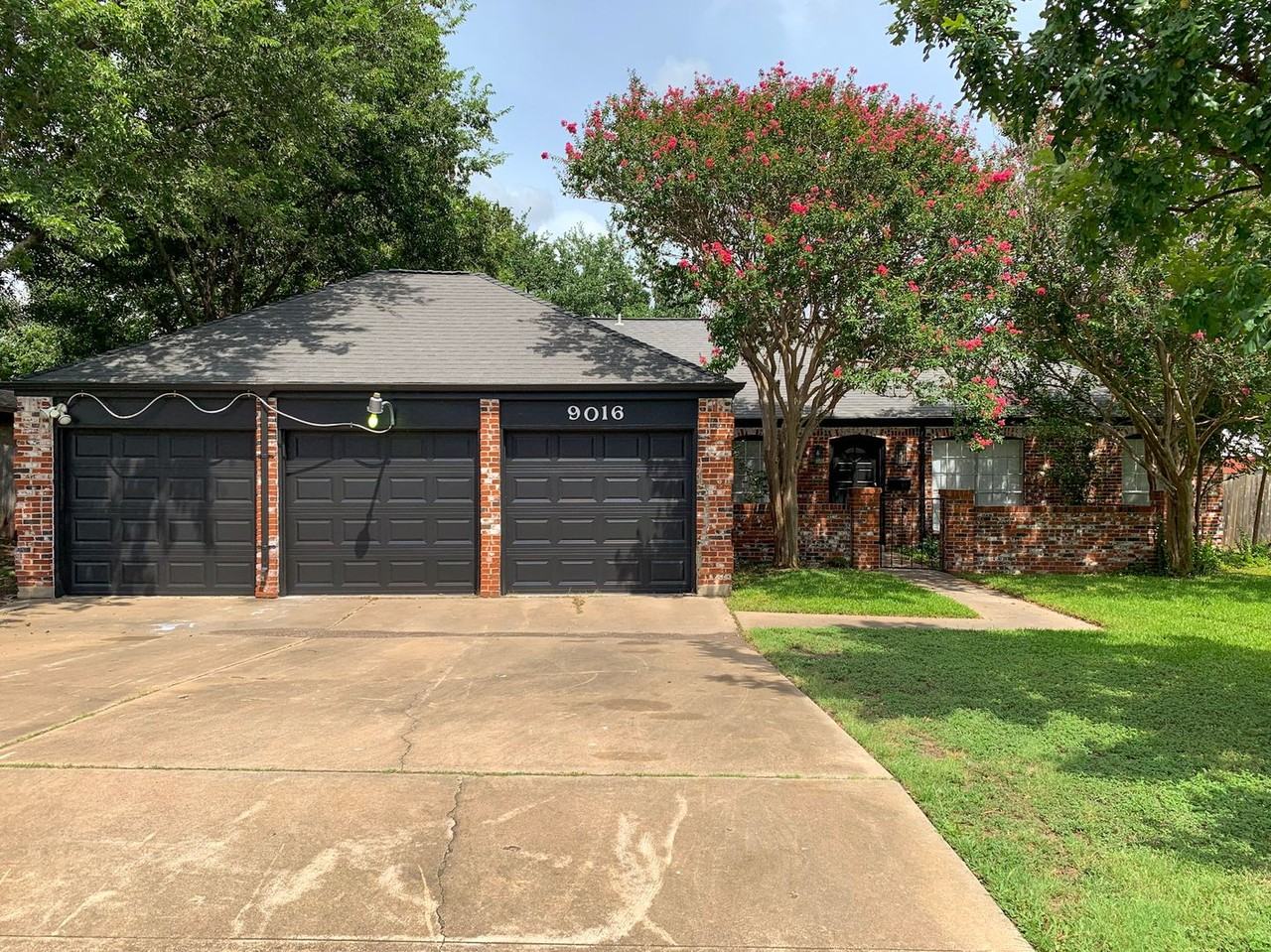 9016 Collinfield Dr - Photo 2 of 37