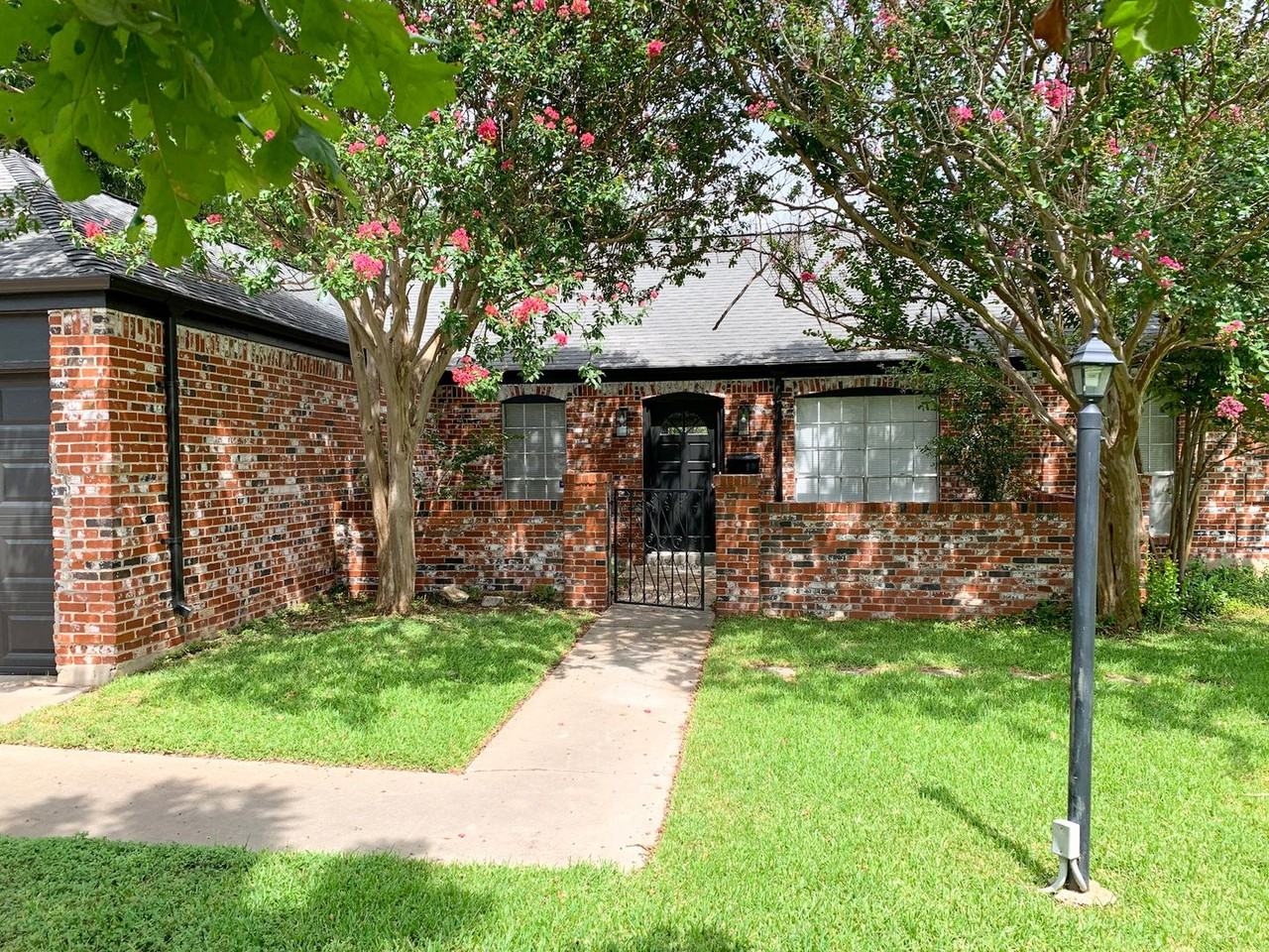 9016 Collinfield Dr - Photo 3 of 37