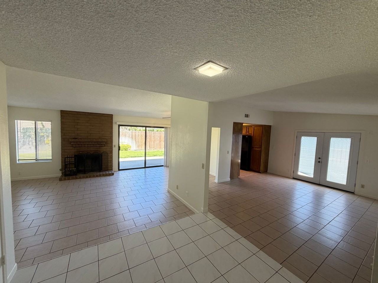955 Terrace Ave - Photo 3 of 18
