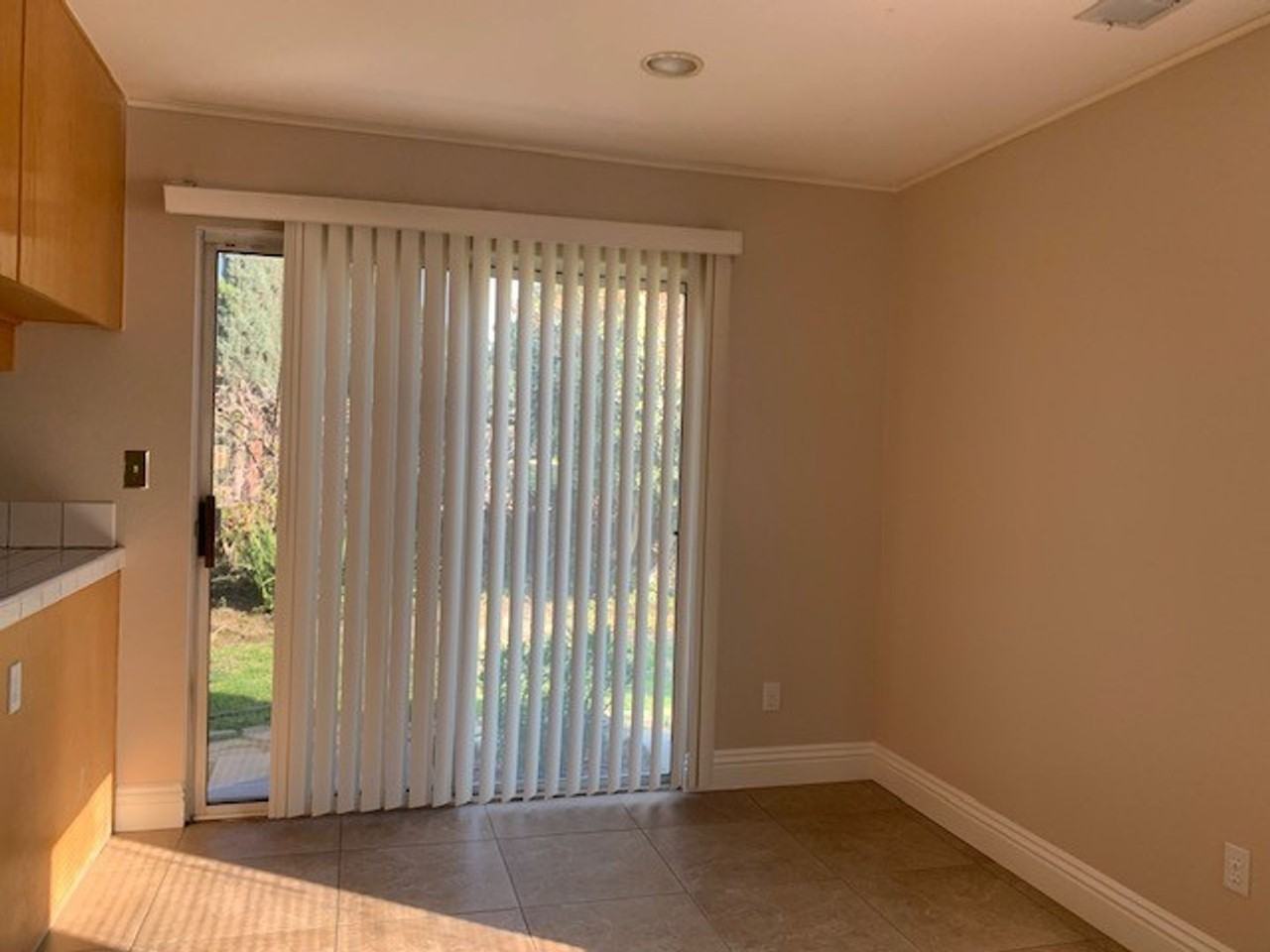 516 Hidden Valley Dr - Photo 5 of 19