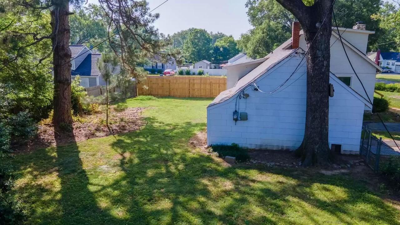 126 Hunt Ave - Photo 2 of 23