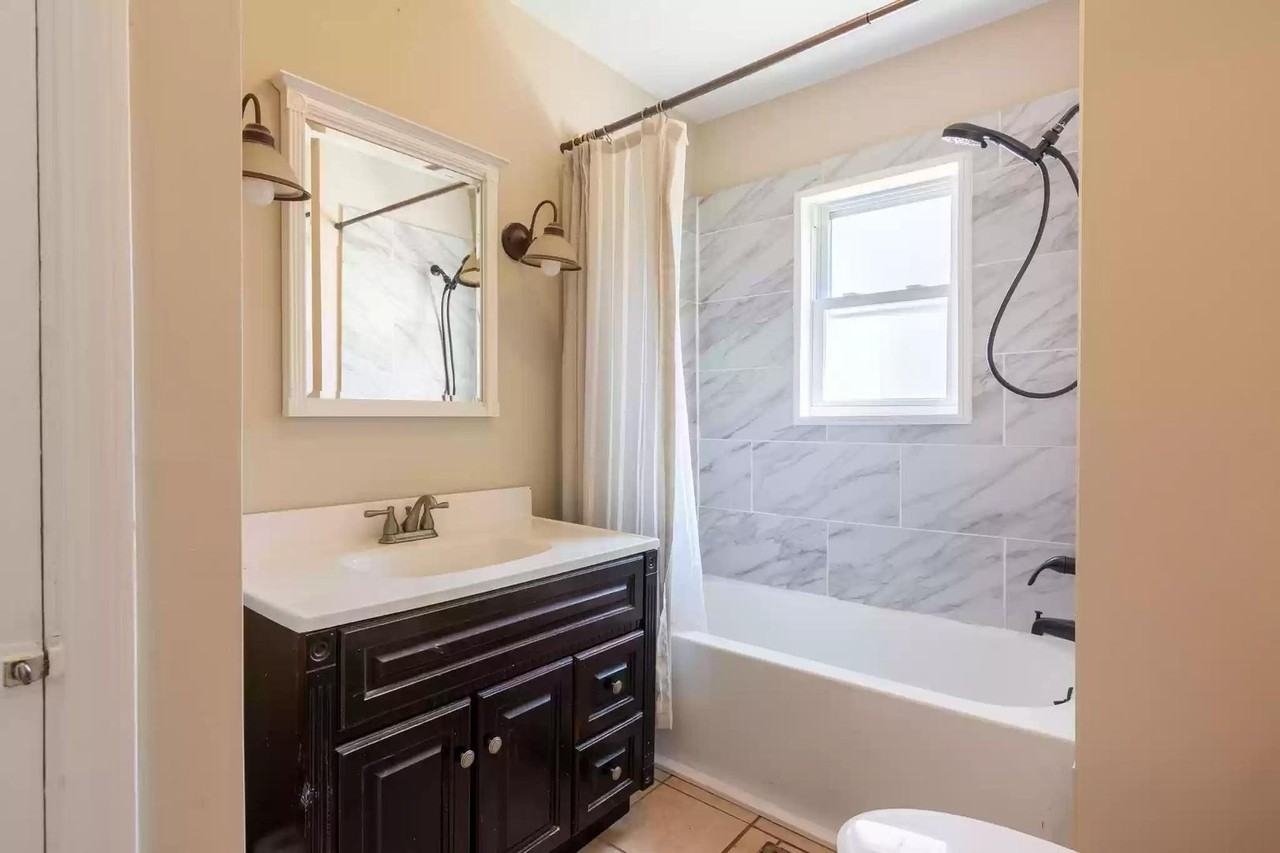 126 Hunt Ave - Photo 3 of 23