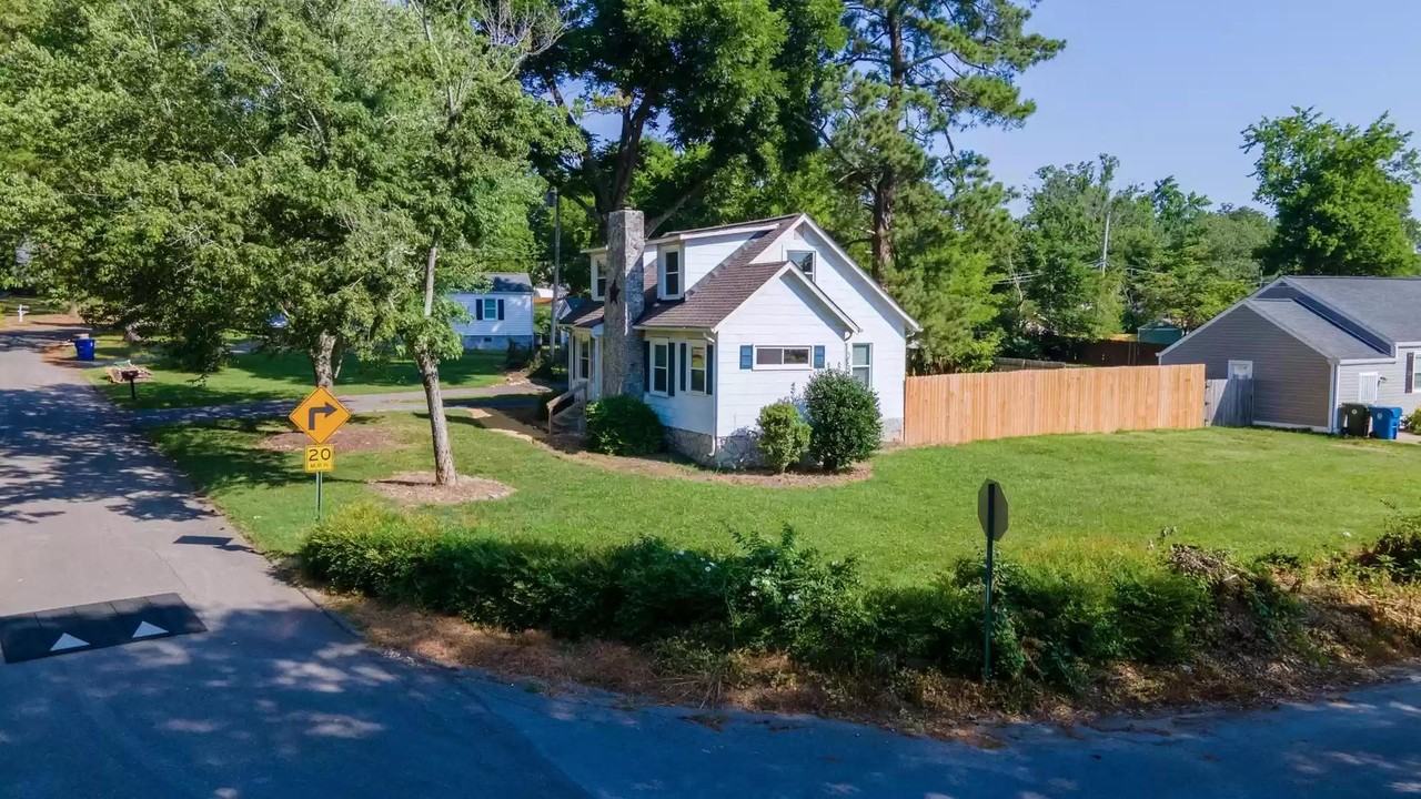 126 Hunt Ave - Photo 6 of 23