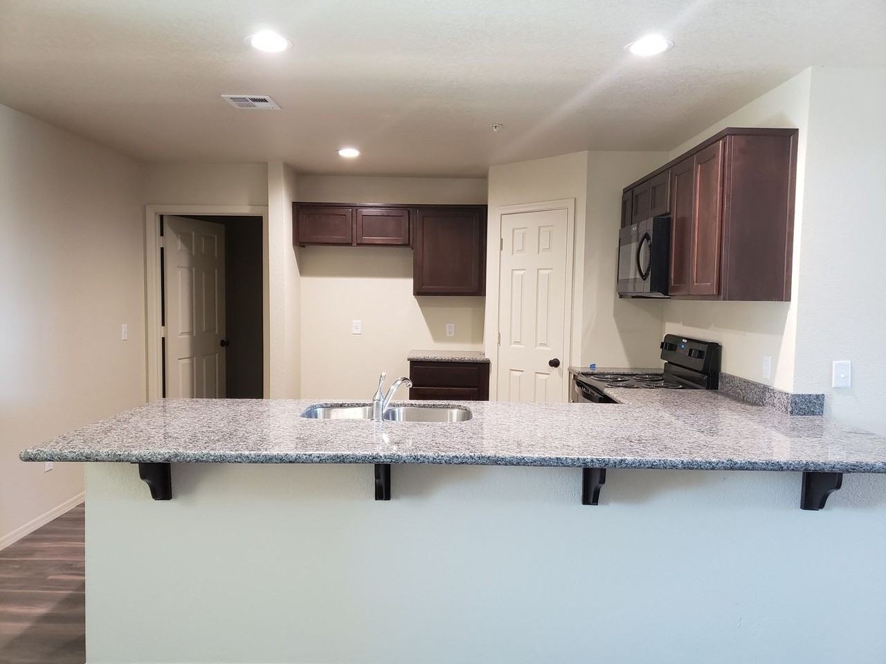 7366 E 38th Ln - Photo 3 of 21