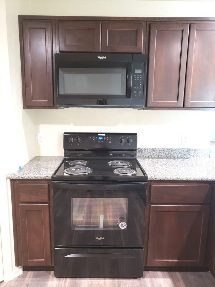 7366 E 38th Ln - Photo 5 of 21