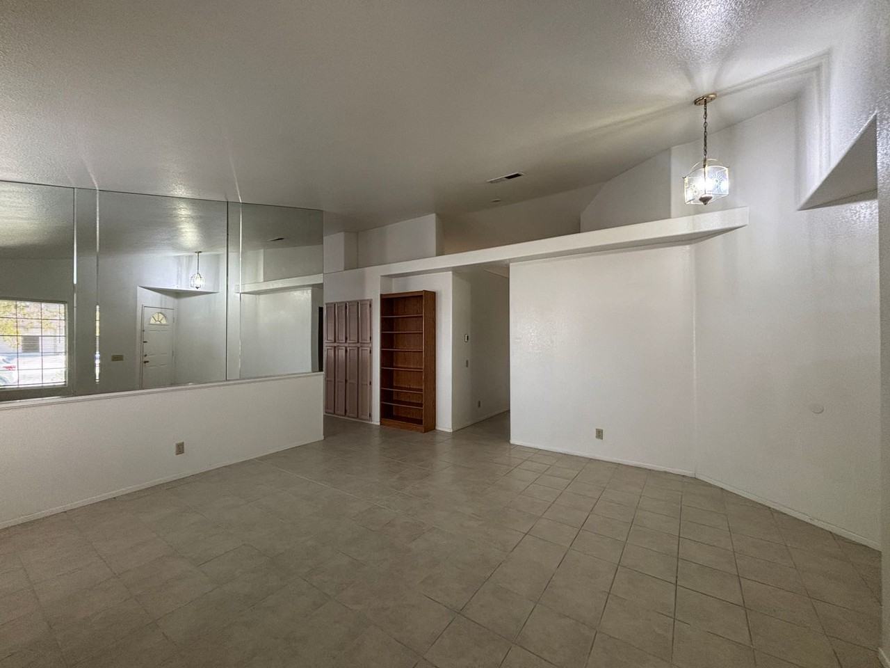 1619 E Kettering St - Photo 7 of 32