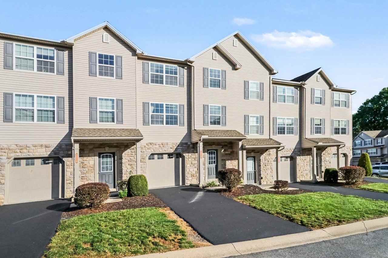 6205 Galleon Dr - Photo 3 of 32