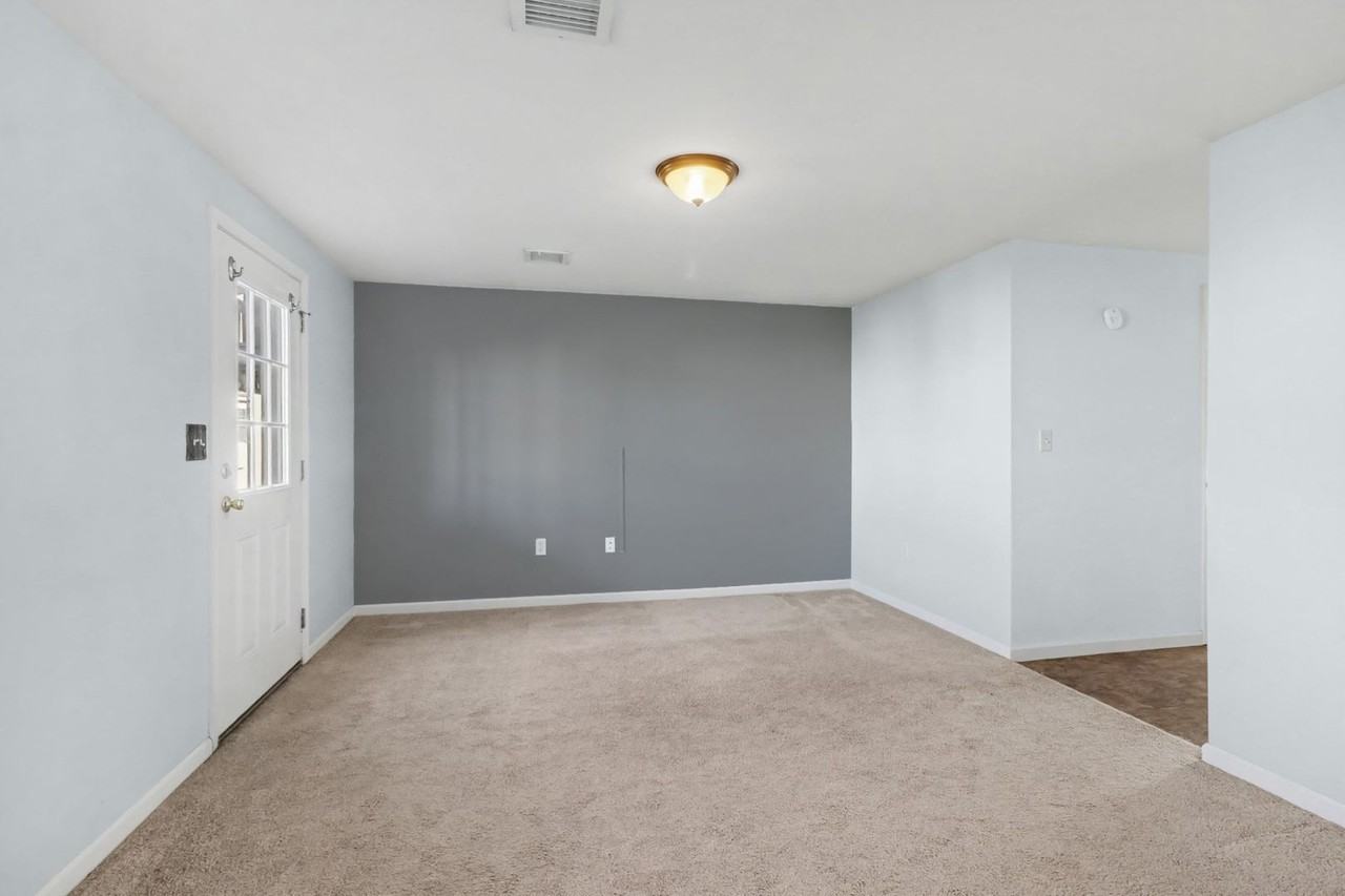 6205 Galleon Dr - Photo 4 of 32