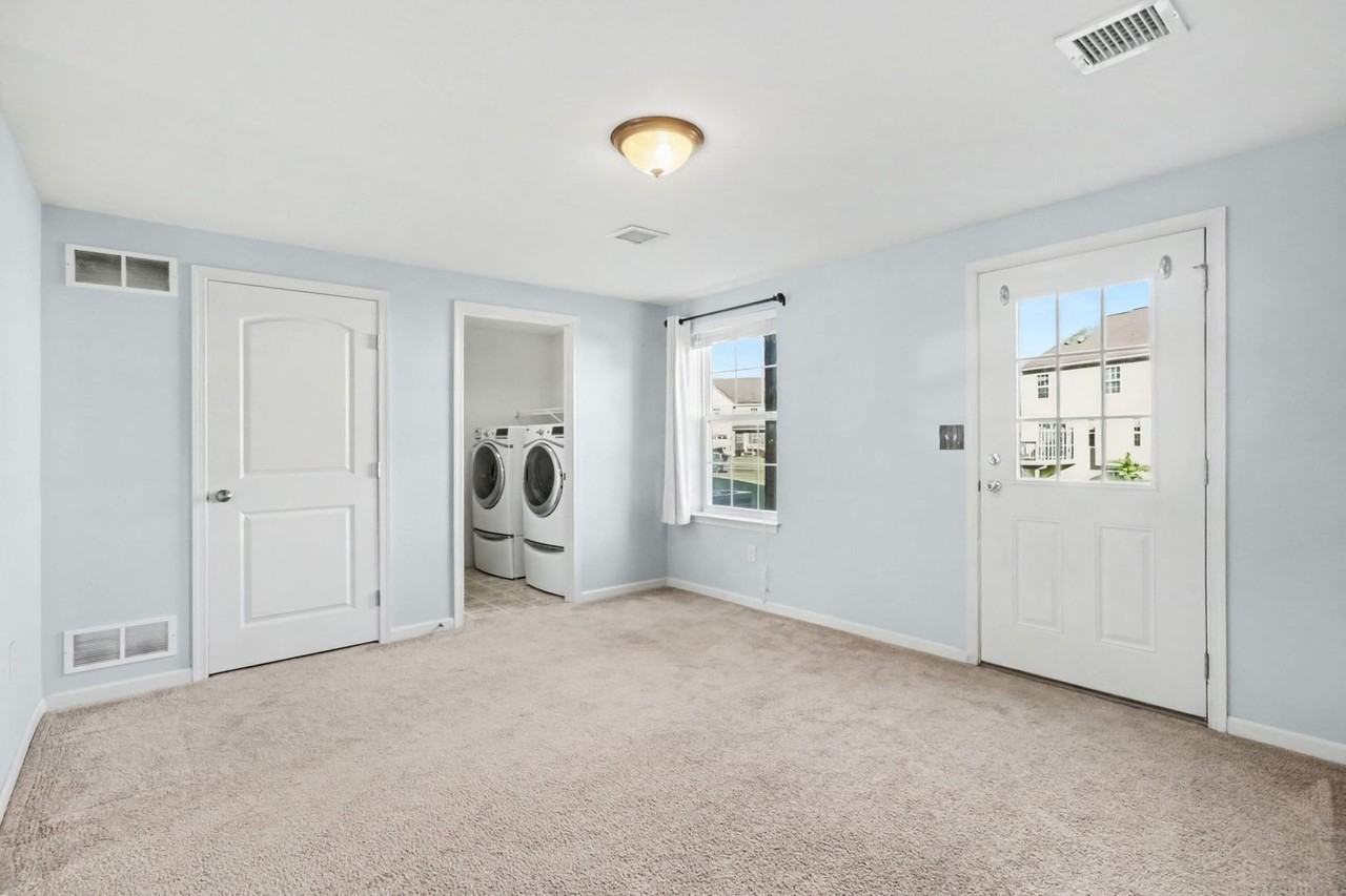 6205 Galleon Dr - Photo 5 of 32