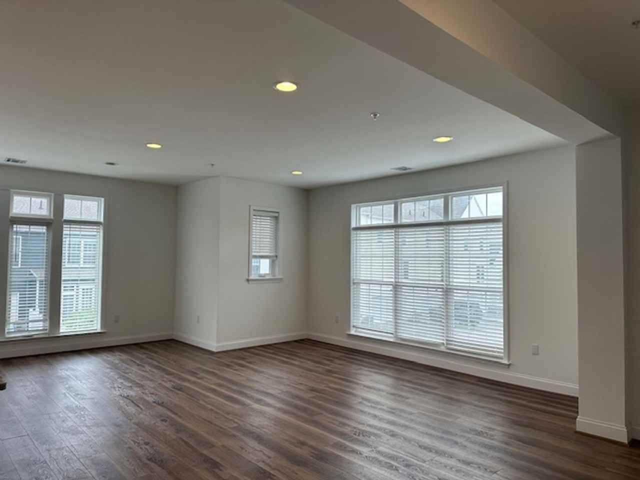 3118 Detweiler Ln - Photo 5 of 17