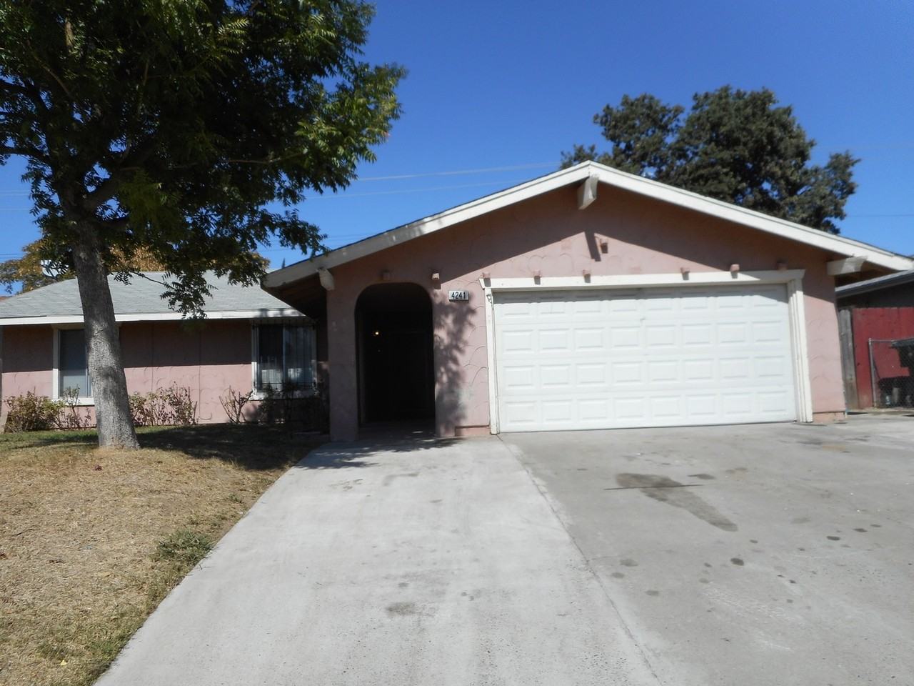 4241 Glascow Dr - Photo 2 of 2