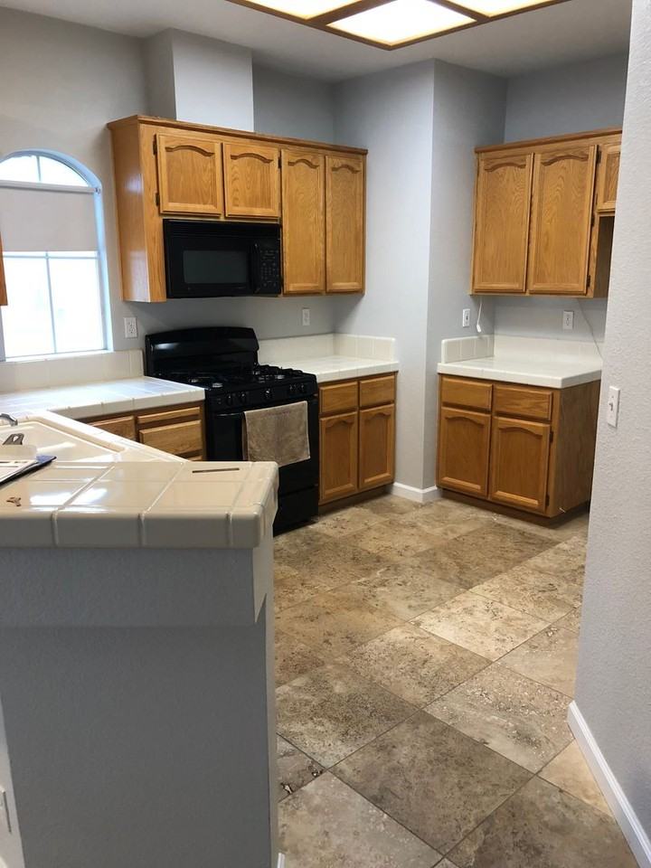 756 Whitworth Ct - Photo 2 of 13