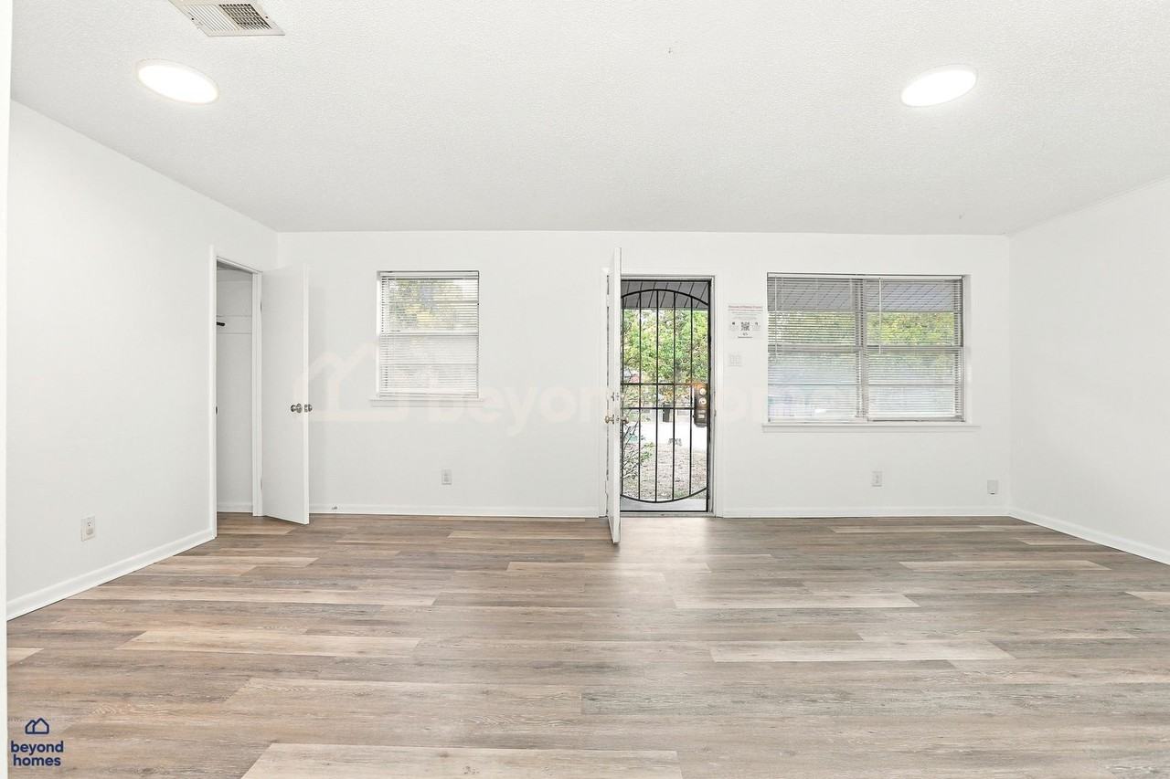 5816 Wisteria Ct - Photo 3 of 31