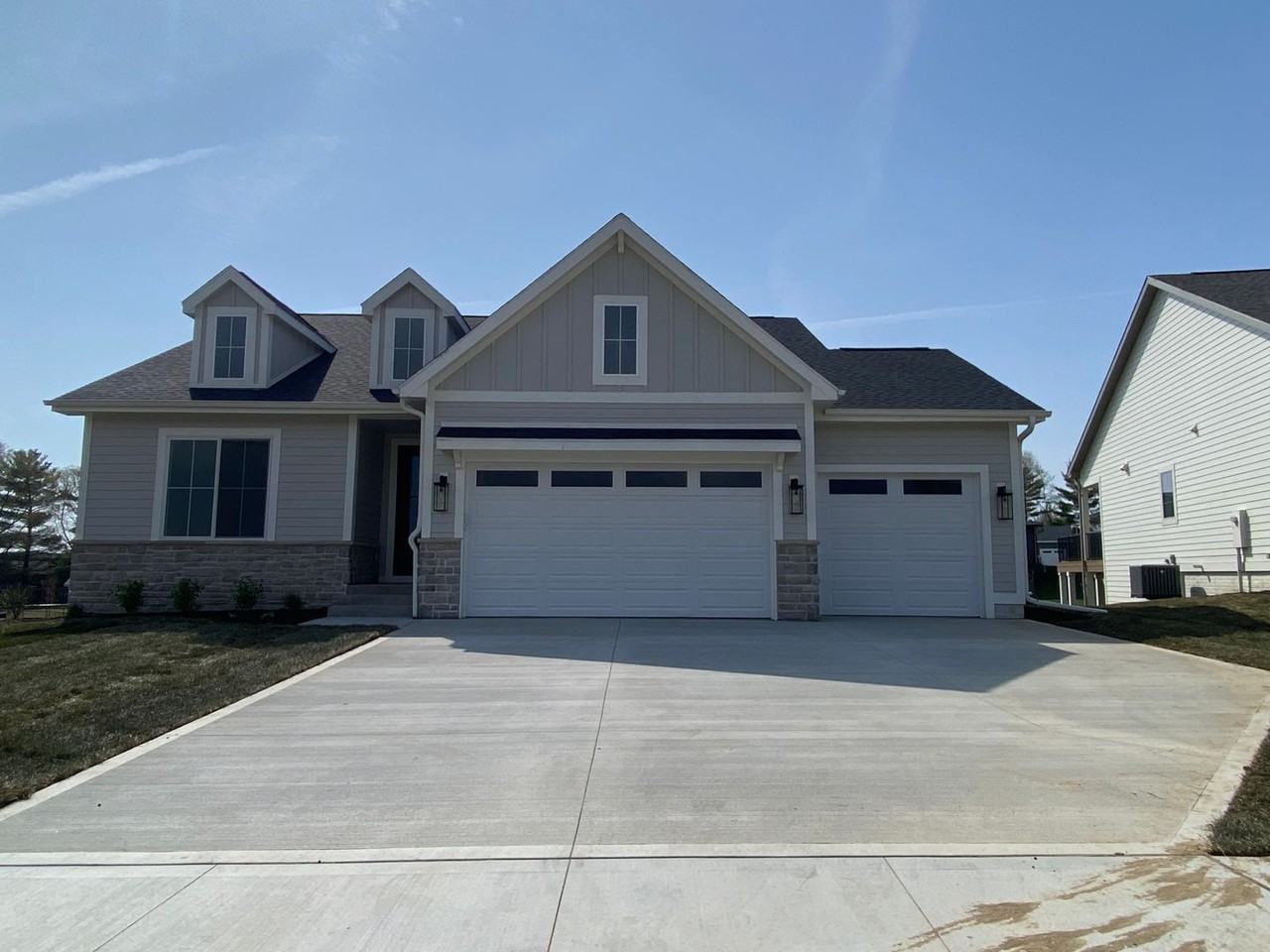 224 E Bridge Rd
