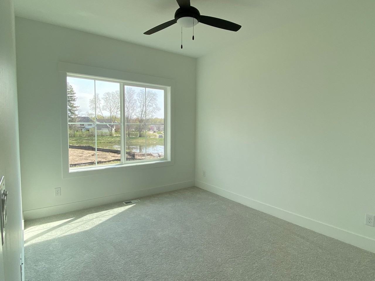 224 E Bridge Rd - Photo 5 of 20