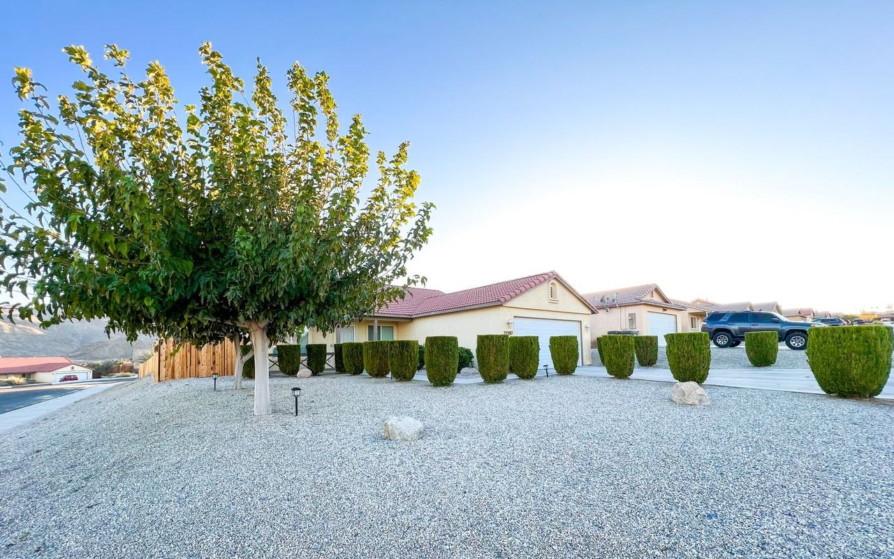 71597 Sun Valley Dr - Photo 2 of 27