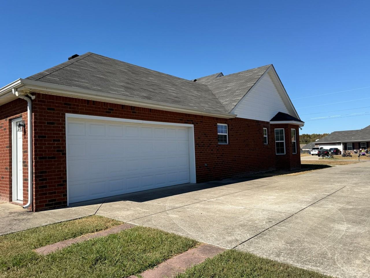 2672 Delong St - Photo 3 of 19