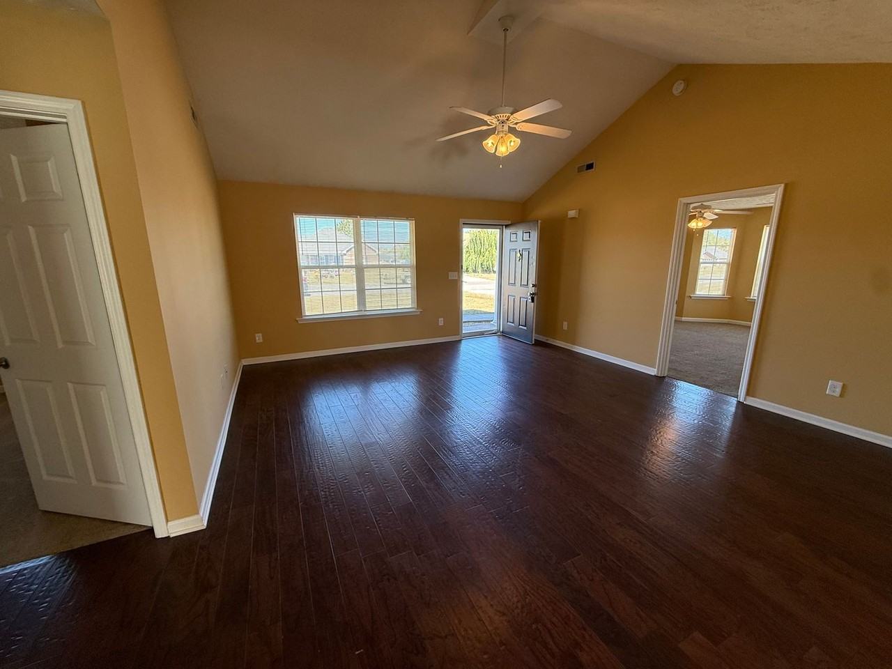 2672 Delong St - Photo 7 of 19