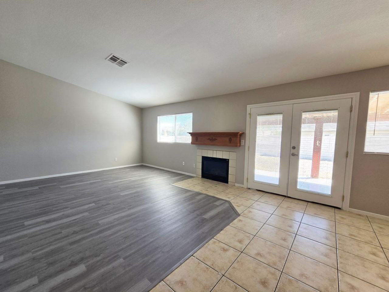 2115 Falcon Crest Ave - Photo 4 of 21