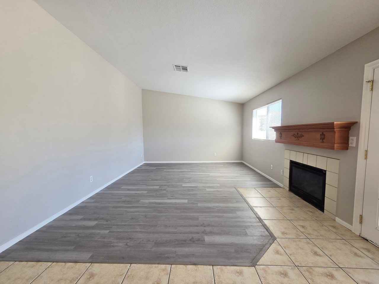 2115 Falcon Crest Ave - Photo 5 of 21